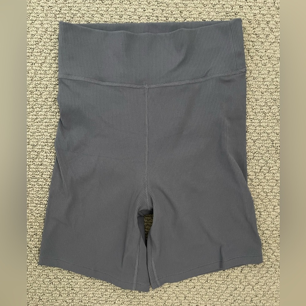 New with tags - Abercrombie Soft AF Grey ribbed high waisted biker shorts size L